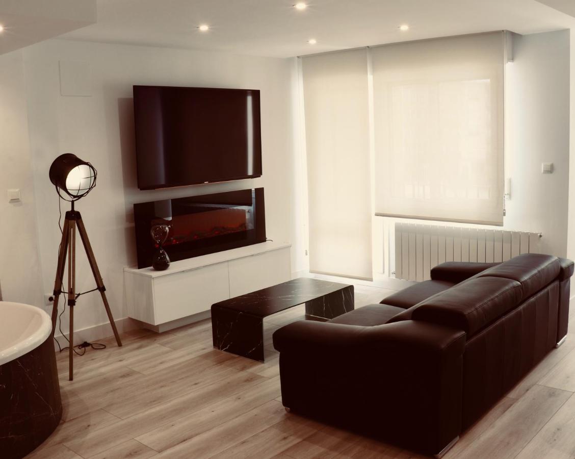 Apartment Black&white Suitte Plaza