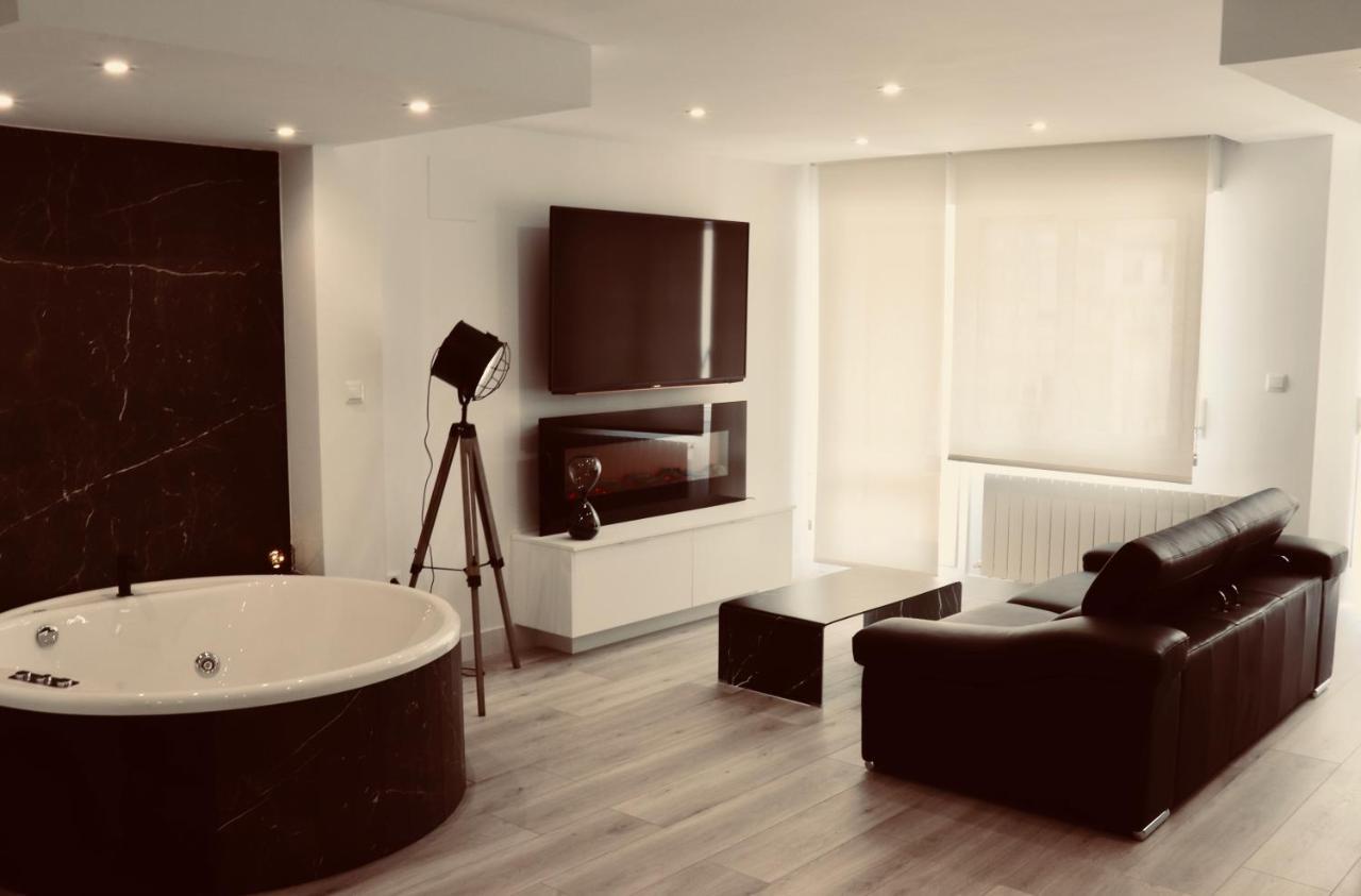 Apartment Black&white Suitte Plaza