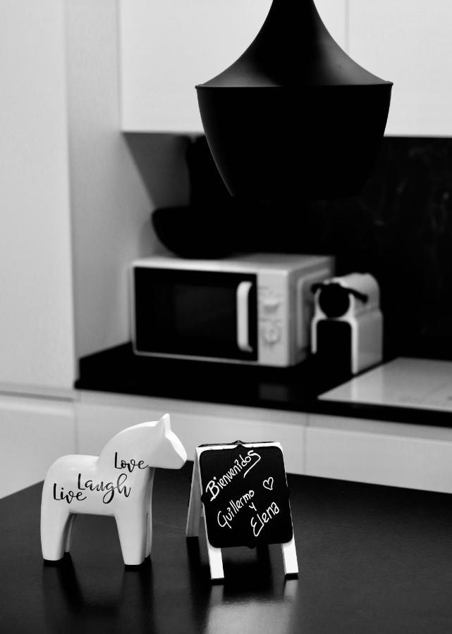 Apartment Black&white Suitte Plaza *