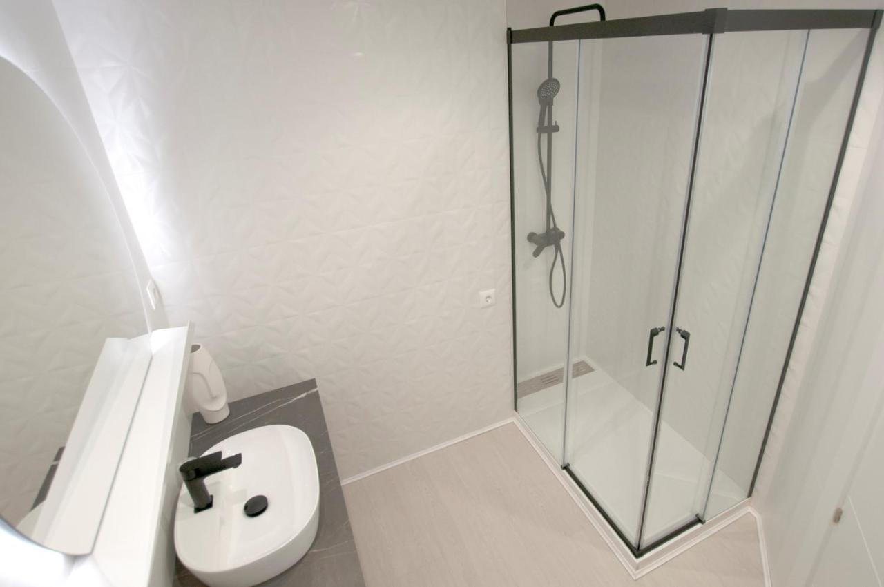 Black&white Suitte Plaza Apartment *